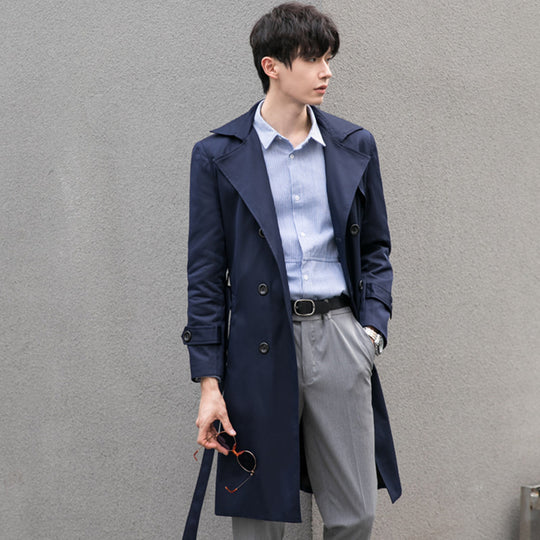 Herren Eleganter taillierter Trenchcoat mit doppelter Knopfleiste und Bindegürtel Nord Taschen