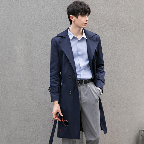 Herren Eleganter taillierter Trenchcoat mit doppelter Knopfleiste und Bindegürtel Nord Taschen