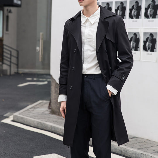 Herren Eleganter taillierter Trenchcoat mit doppelter Knopfleiste und Bindegürtel Nord Taschen