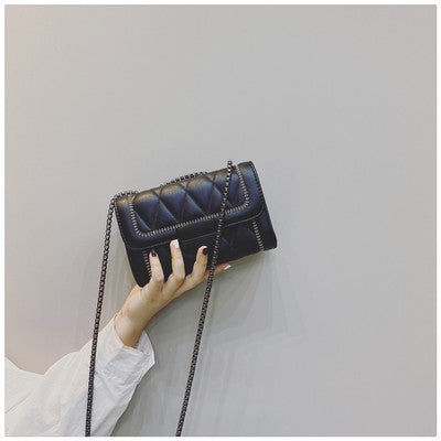 Damen Clutch mit stilvoller Steppverarbeitung und abnehmbarem Kettenriemen Nord Taschen