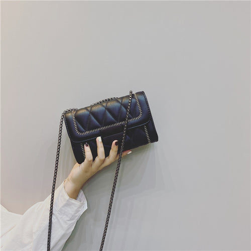 Damen Clutch mit stilvoller Steppverarbeitung und abnehmbarem Kettenriemen Nord Taschen