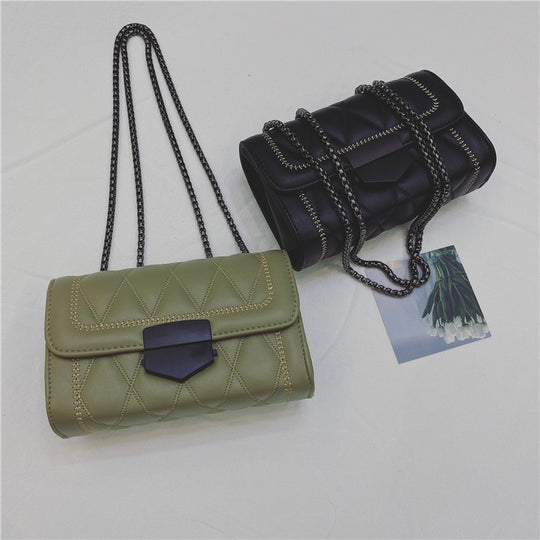 Damen Clutch mit stilvoller Steppverarbeitung und abnehmbarem Kettenriemen Nord Taschen