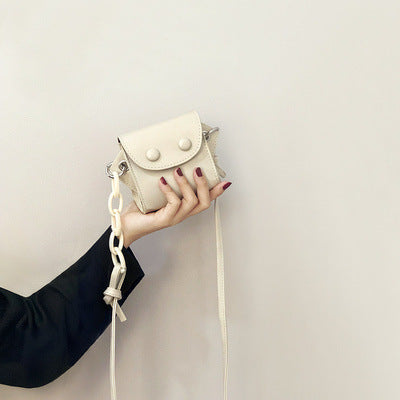 Damen Mini-Handtasche mit verspieltem Kettenzug Nord Taschen