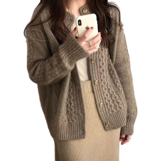 Damen Kuscheliger Zopfmuster-Cardigan aus Mohair‑Optik mit geripptem Saum und dekorativen Knöpfen Nord Taschen