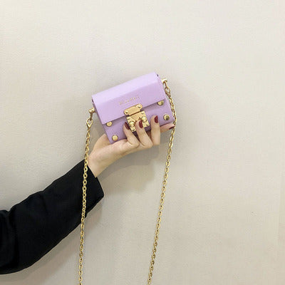 Damen Clutch Tasche mit goldenen Nieten und elegantem Kettenriemen Nord Taschen