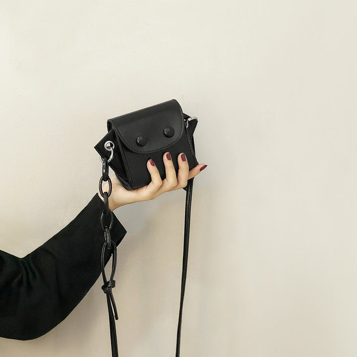 Damen Mini-Handtasche mit verspieltem Kettenzug Nord Taschen