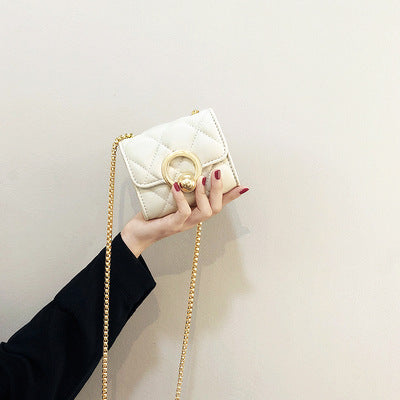 Damen Clutch-Tasche mit auffälligem Kettenverschluss Nord Taschen