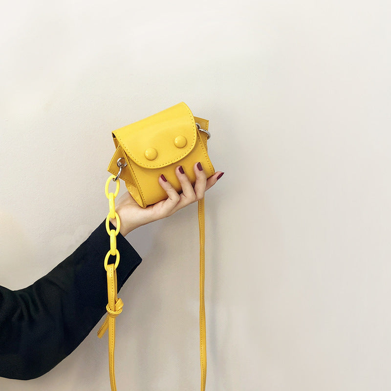 Damen Mini-Handtasche mit verspieltem Kettenzug Nord Taschen