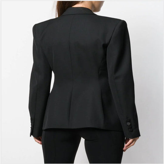 Damen Tailliertes Smoking-Blazerjackett mit Satin-Schalkragen und präzisem Tailoring Nord Taschen