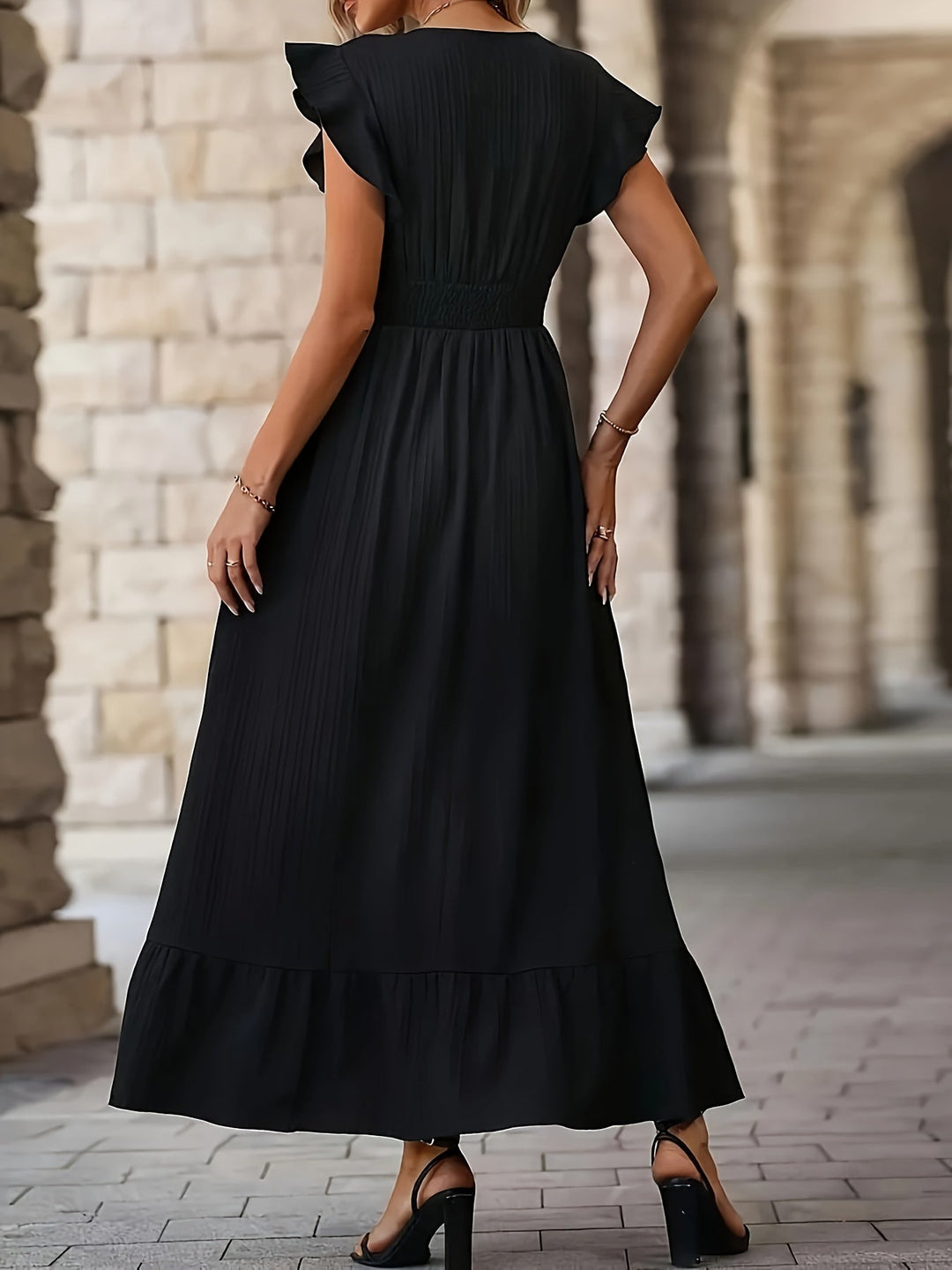 Nord Taschen | V-Ausschnitt Rüschenkleid mit Kurzen Ärmeln für Frauen
