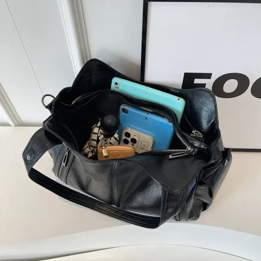 Stilvolle Lederhandtasche Mit Reißverschluss