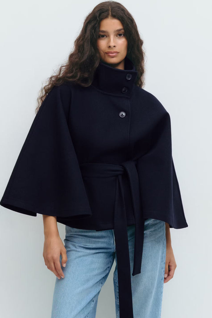 Elegante Damenjacke mit Gürtel