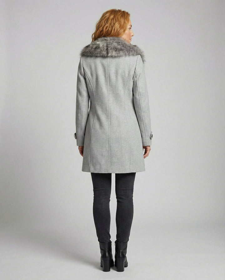 Luxuriöser Eleganter Pelzmantel Damen