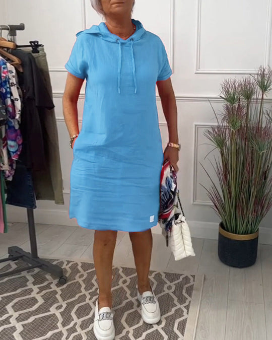 Kurzärmliges Freizeitkleid mit Kapuze