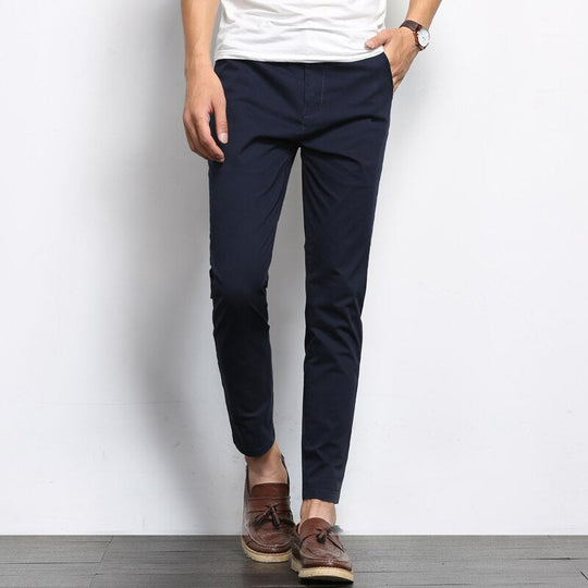 Schöne moderne Chinos