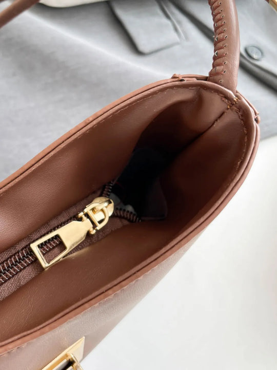 Nord Taschen | Klassische Schnallen-Schultertasche
