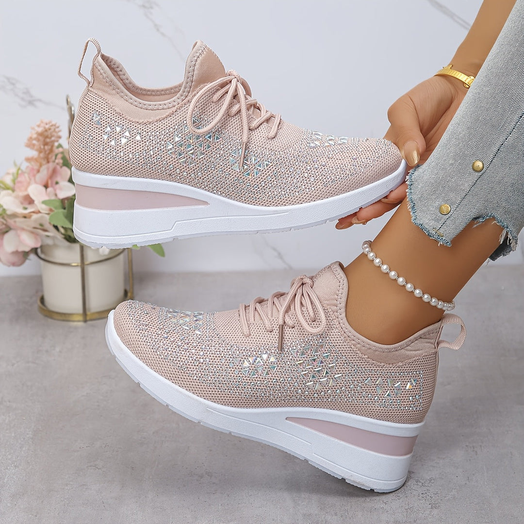 Elegante Sneakers mit Strasssteinen