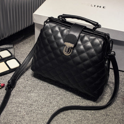 Damen elegante Handtasche mit modernem Steppmuster Nord Taschen
