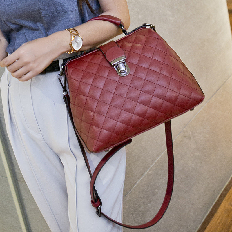 Damen elegante Handtasche mit modernem Steppmuster Nord Taschen