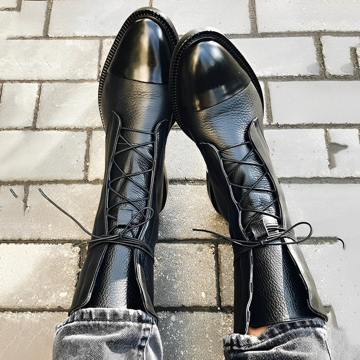 Klassische Damenstiefel aus Leder