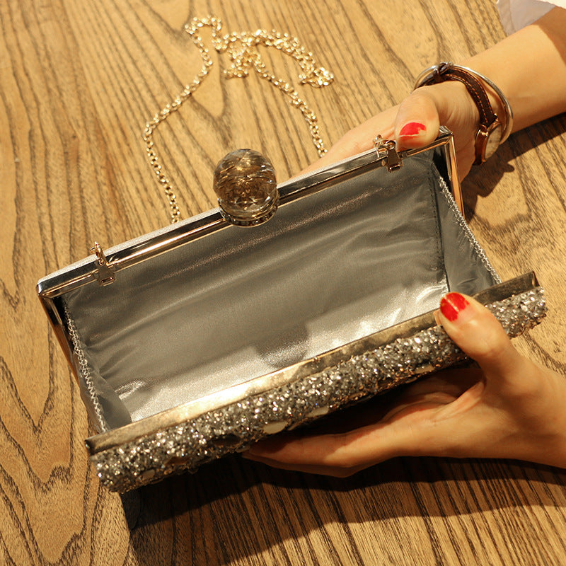 Damen Clutch Tasche mit funkelnden Strassstein-Applikationen Nord Taschen