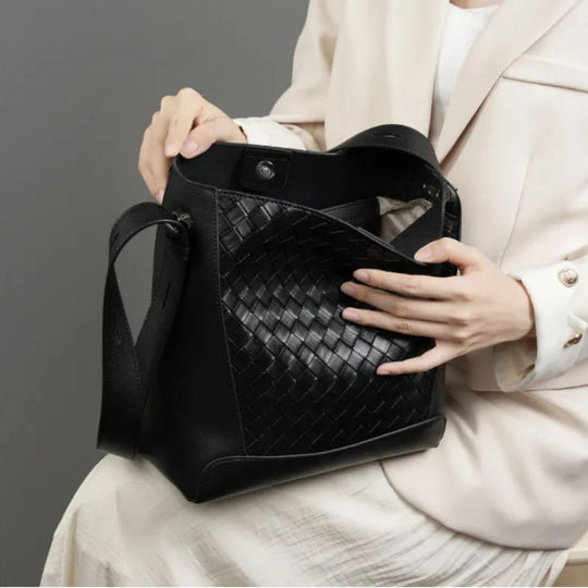 Nord Taschen | Umhängetasche für Damen - Modische Schultertasche mit geflochtenem Design und verstellbarem Riemen