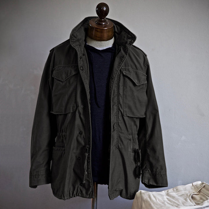 Outdoor-Jacke - Wasserdicht und Funktionell - Perfekt für den Alltag und Abenteuer