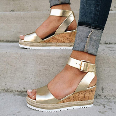 Klassische Damen-Keilsandalen