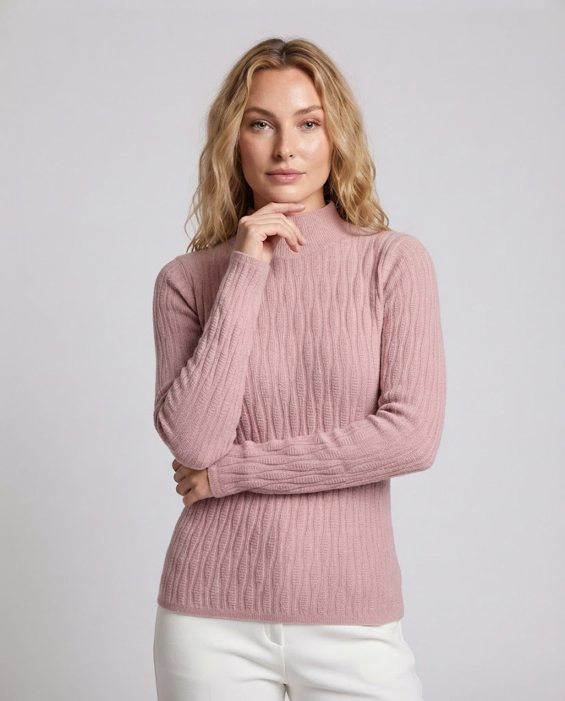 Damen Feinstrick-Mockneck-Pullover mit feiner Struktur und körperumspielender Silhouette Nord Taschen