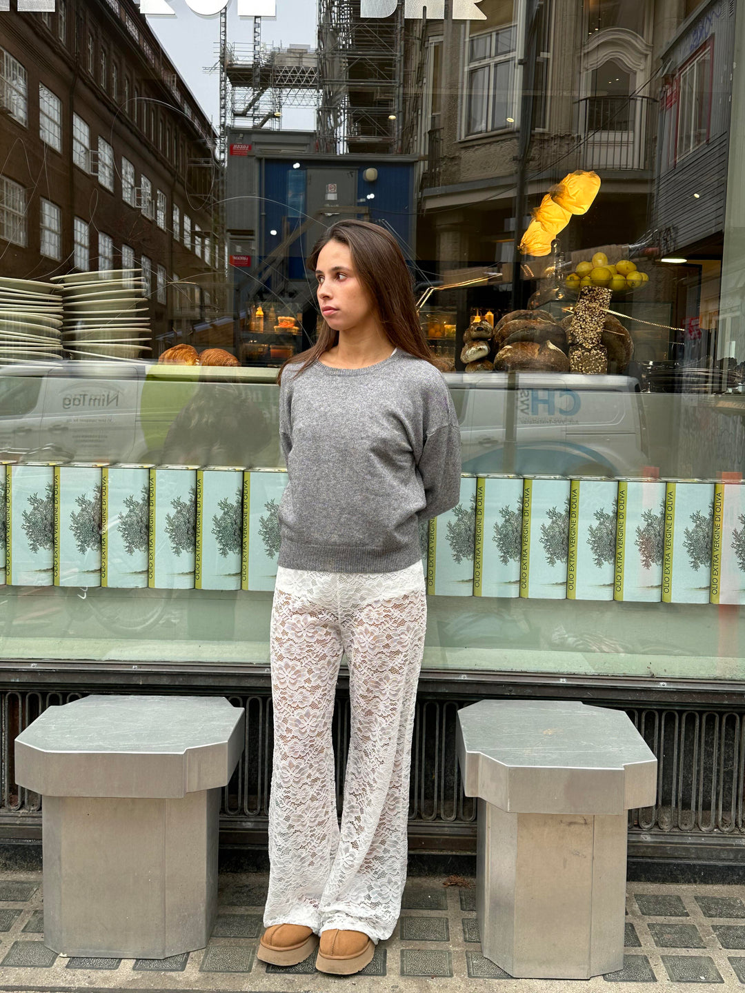 Elegante Damenhose mit Spitze und Weitem Bein