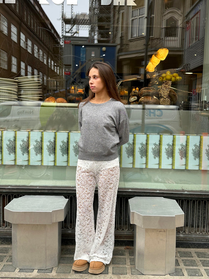 Elegante Damenhose mit Spitze und Weitem Bein