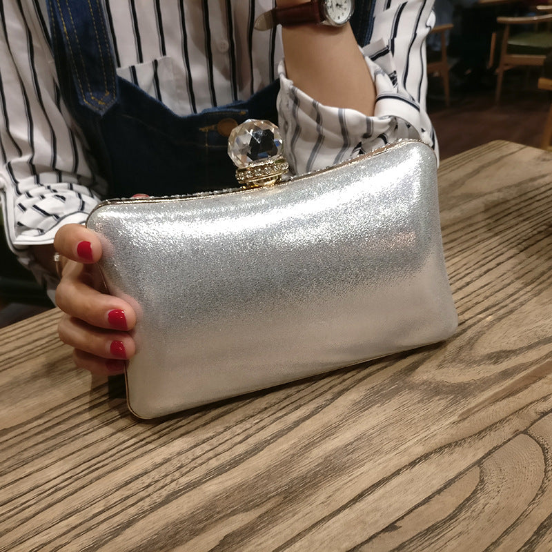 Damen Clutch mit funkelndem Steinbesatz Nord Taschen
