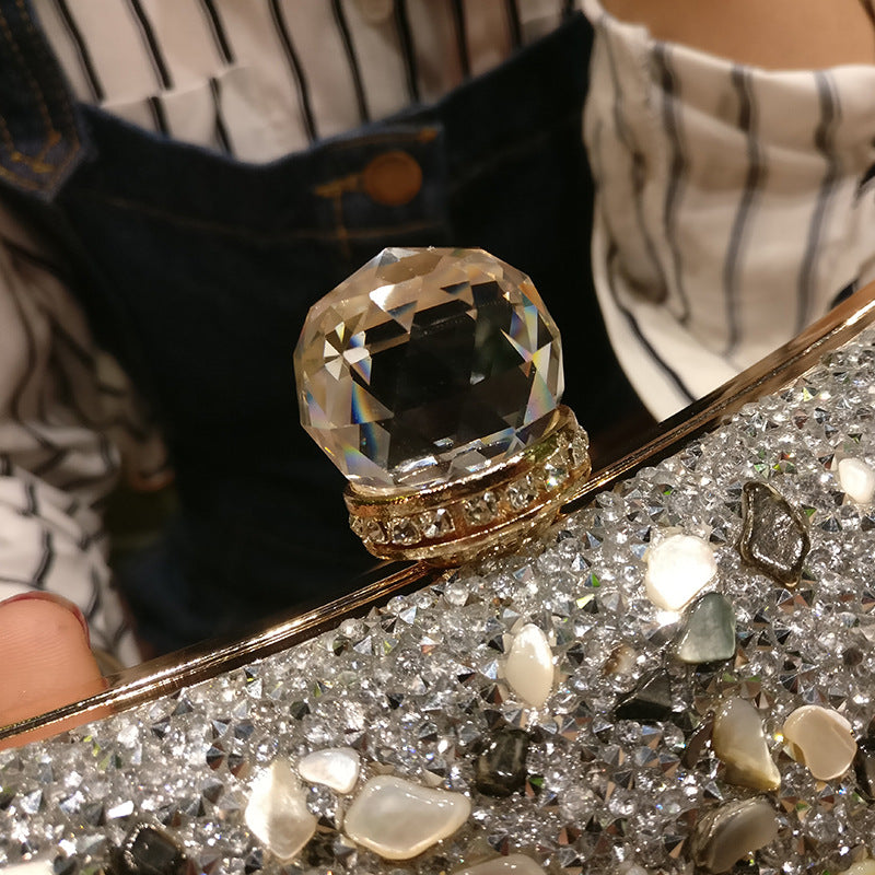 Damen Clutch mit funkelndem Steinbesatz Nord Taschen