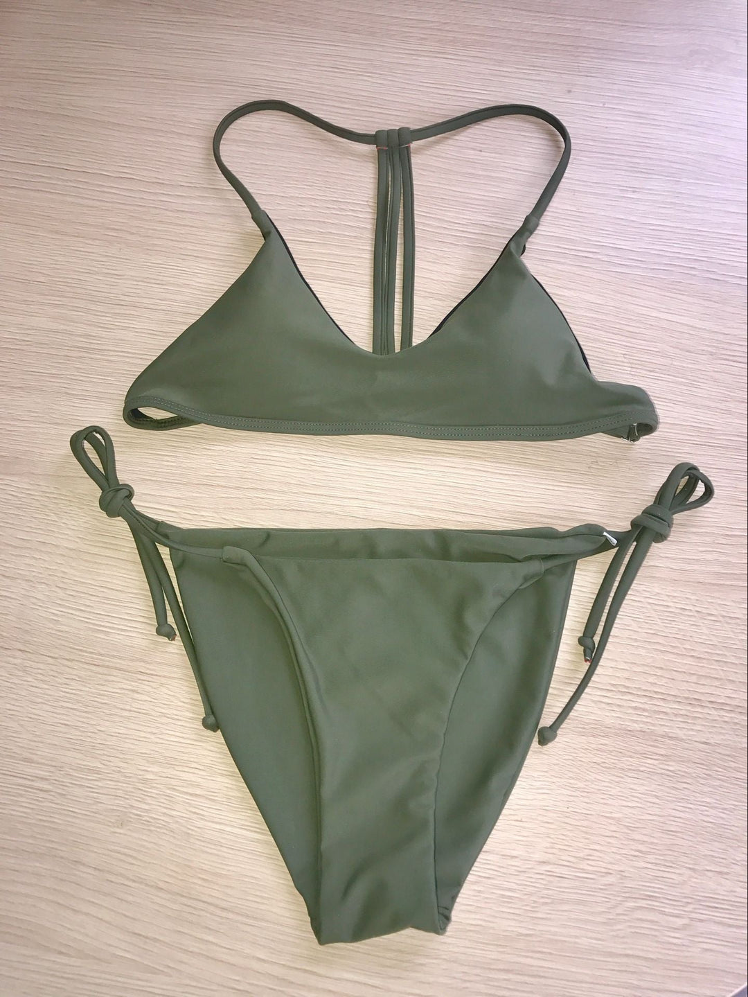 Damen Bikini-Set mit verstellbaren Trägern und seitlichen BindNord Taschenändern