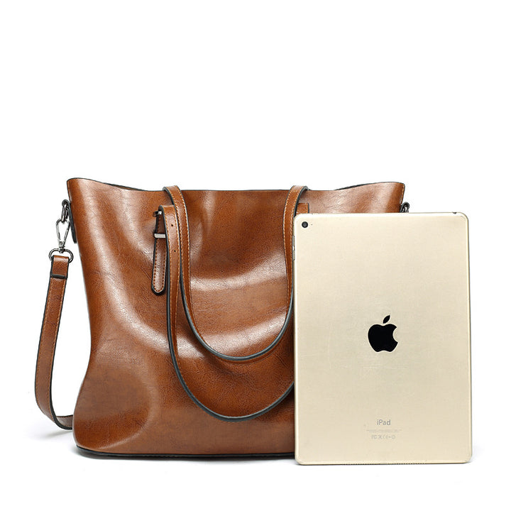 Damen Hobo-Tasche mit elegantem, geschwungenem Design und praktischem Innenleben Nord Taschen