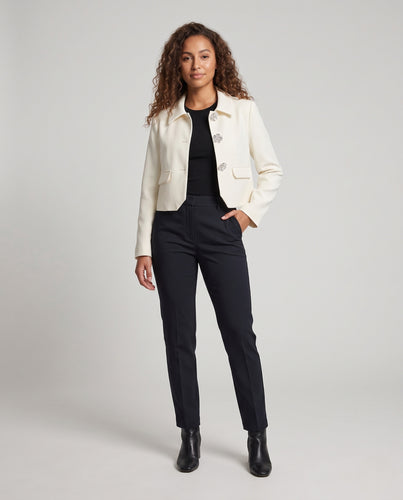 Damen Eleganter Kurzblazer mit floralen Zierknöpfen und Pattentaschen Nord Taschen