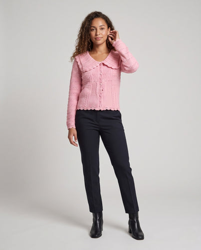 Damen Feingestrickte Cardigan mit großem Bubikragen, Zopfmuster und Rundholzknöpfen Nord Taschen