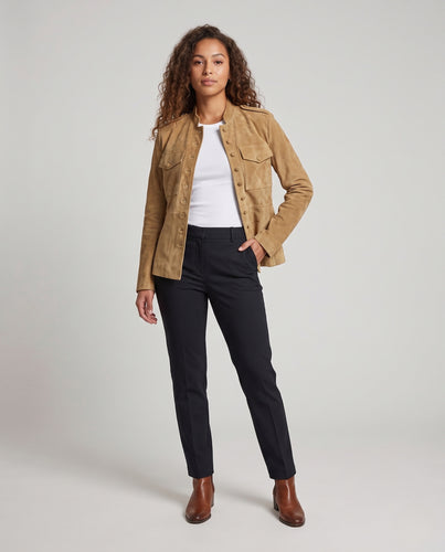 Damen Wildlederjacke mit Stehkragen, Pattentaschen und Schulterklappen Nord Taschen