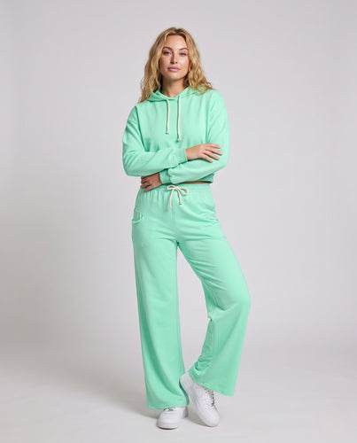 Damen Gekürztes Kapuzen-Sweatshirt und weite Loungehose mit Kordelzug Set Nord Taschen
