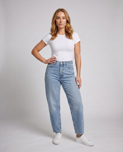 Damen hochtaillierte Jeans mit konisch zulaufendem Bein und Relaxed-Fit Nord Taschen