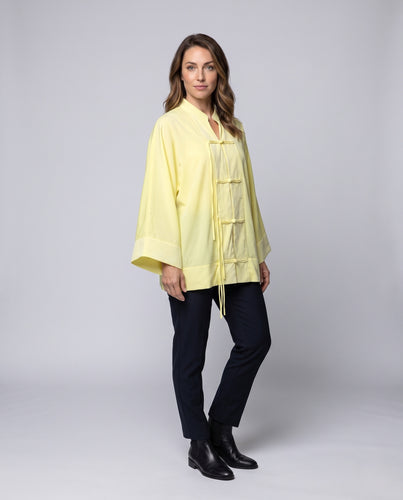 Damen Kimono‑Jacke mit traditionellen Froschverschlüssen und weitem Ärmel Nord Taschen
