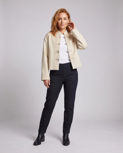 Damen Kurze Teddyjacke mit Stehkragen und Knotenverschlüssen Nord Taschen
