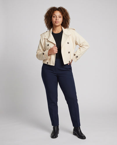 Damen Kurzer Doppelreihiger Trenchcoat mit Stehkragen, Epauletten und Gummizugsaum Nord Taschen