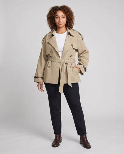 Damen Kurzes Cape-Trench mit doppelreihiger Knopfleiste, Schulterklappen und tailliertem Bindegürtel Nord Taschen