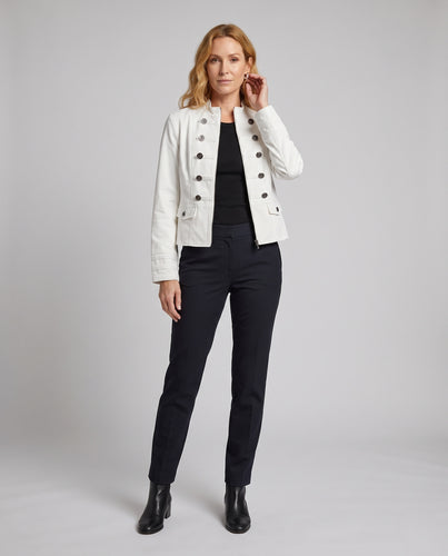Damen Kurzjacke im Uniformstil mit gesteppter Ärmelpasse, Stehkragen und dekorativer Zierknopfleiste Nord Taschen