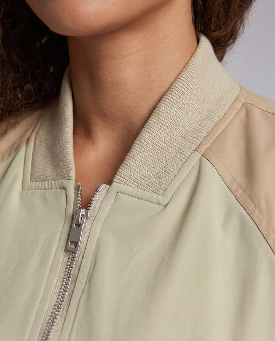 Product 11003946172762 - close_up_detail