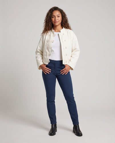 Damen Kurze Boxy-Jacke mit Stehkragen, dekorativen Knotenverschlüssen und überschnittener Schulter Nord Taschen