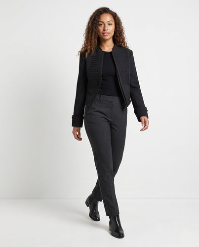 Damen Kurzjacke mit Parade‑Ornamentik und Stehkragen Nord Taschen