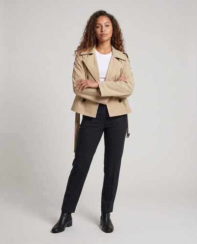 Damen Kurztrenchcape mit doppelreihiger Knopfleiste, weitem Cape-Ärmel und Taillengürtel Nord Taschen