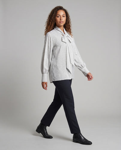 Damen Leichte Chiffon-Bluse mit Schleifenkragen, Ballonärmeln und weitem Fall Nord Taschen